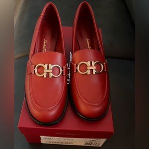 Salvatore Ferragamo Rollo 55 size 7.5